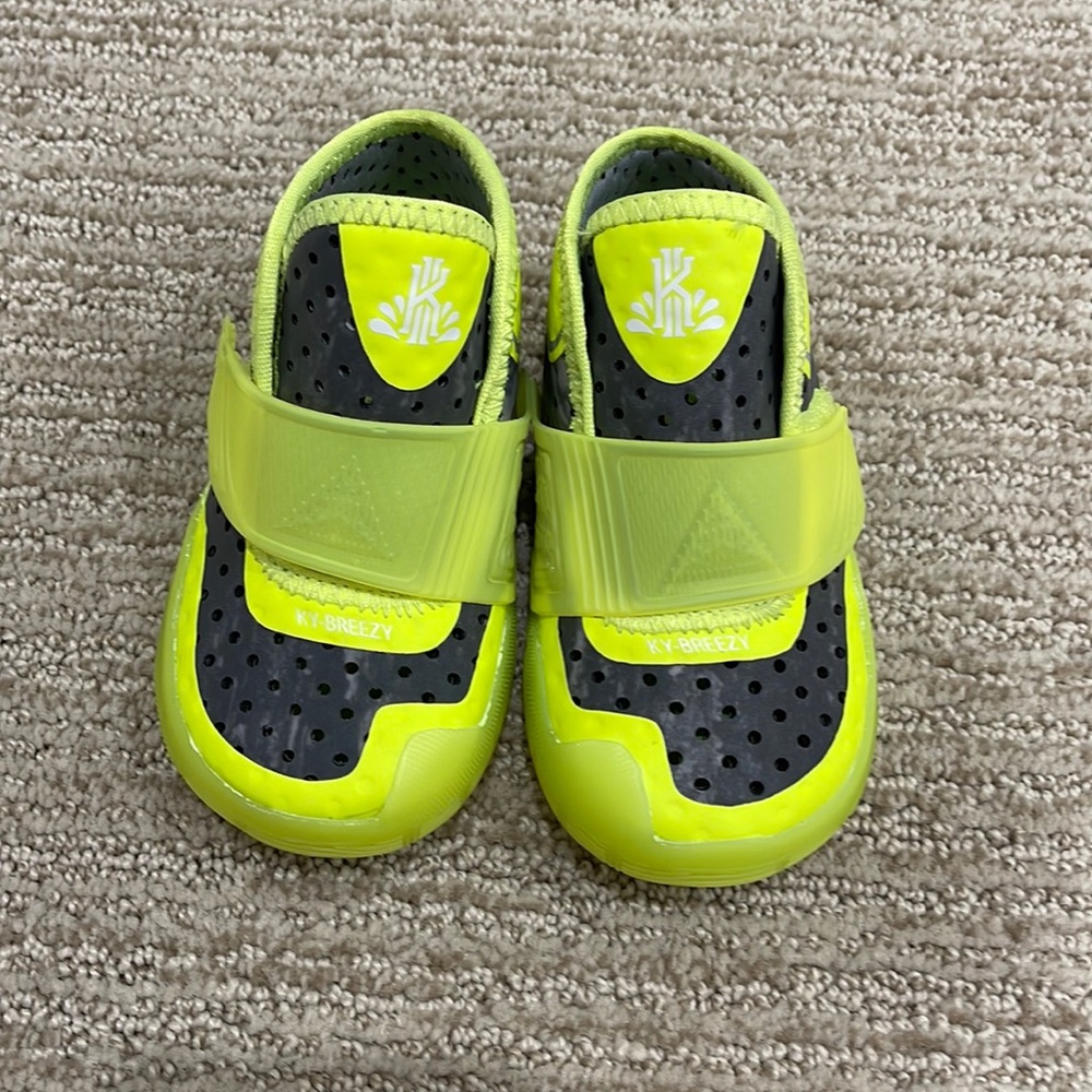 Toddler shoes